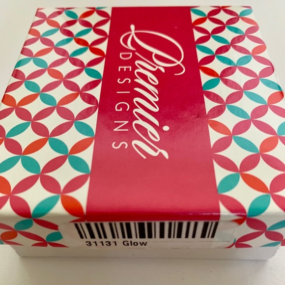 Premier Designs Glow drop or stud earrings - Picture 2 of 3